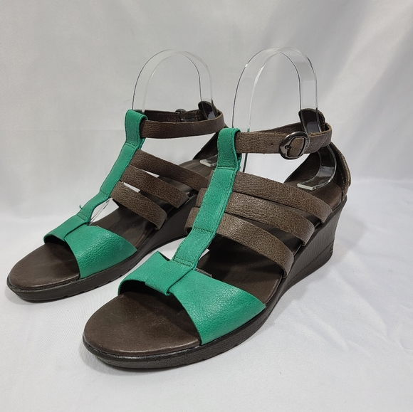 keen wedge sandals